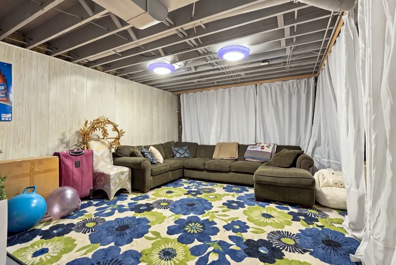 Walkout level bonus room